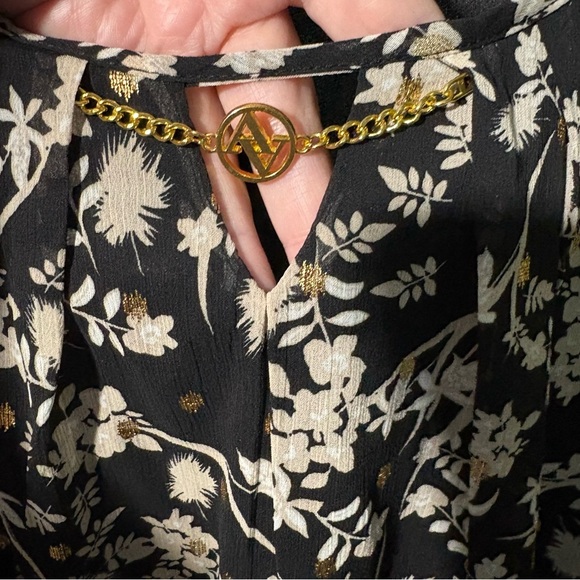 Adrienne Vittadini Black, White & Gold Floral Relaxed Blouse NWOT - Picture 2 of 5